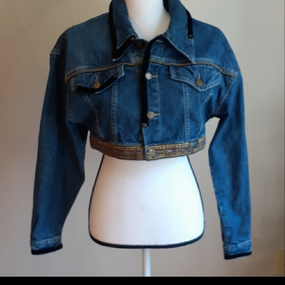 Guess by Marciano Vintage  cropped Jean Jacket